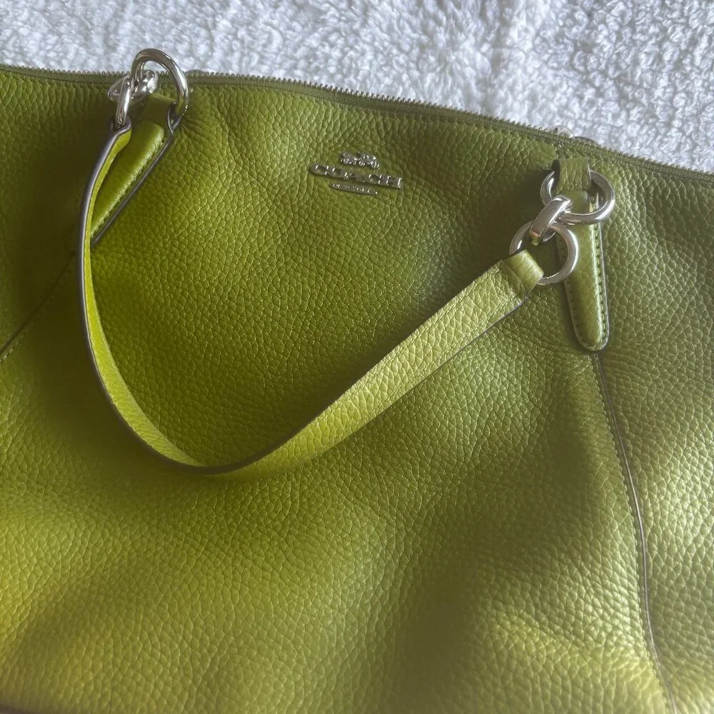 Coach Kelsey Small Yellow Green Leather Satchel Crossbody, Zipper does not work - Picture 2 of 10